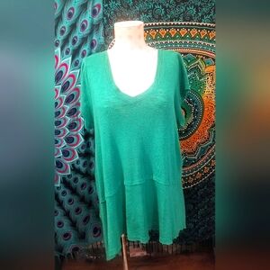 BOBEAU Short-Sleeved Hanky-Hem Tunic/Top